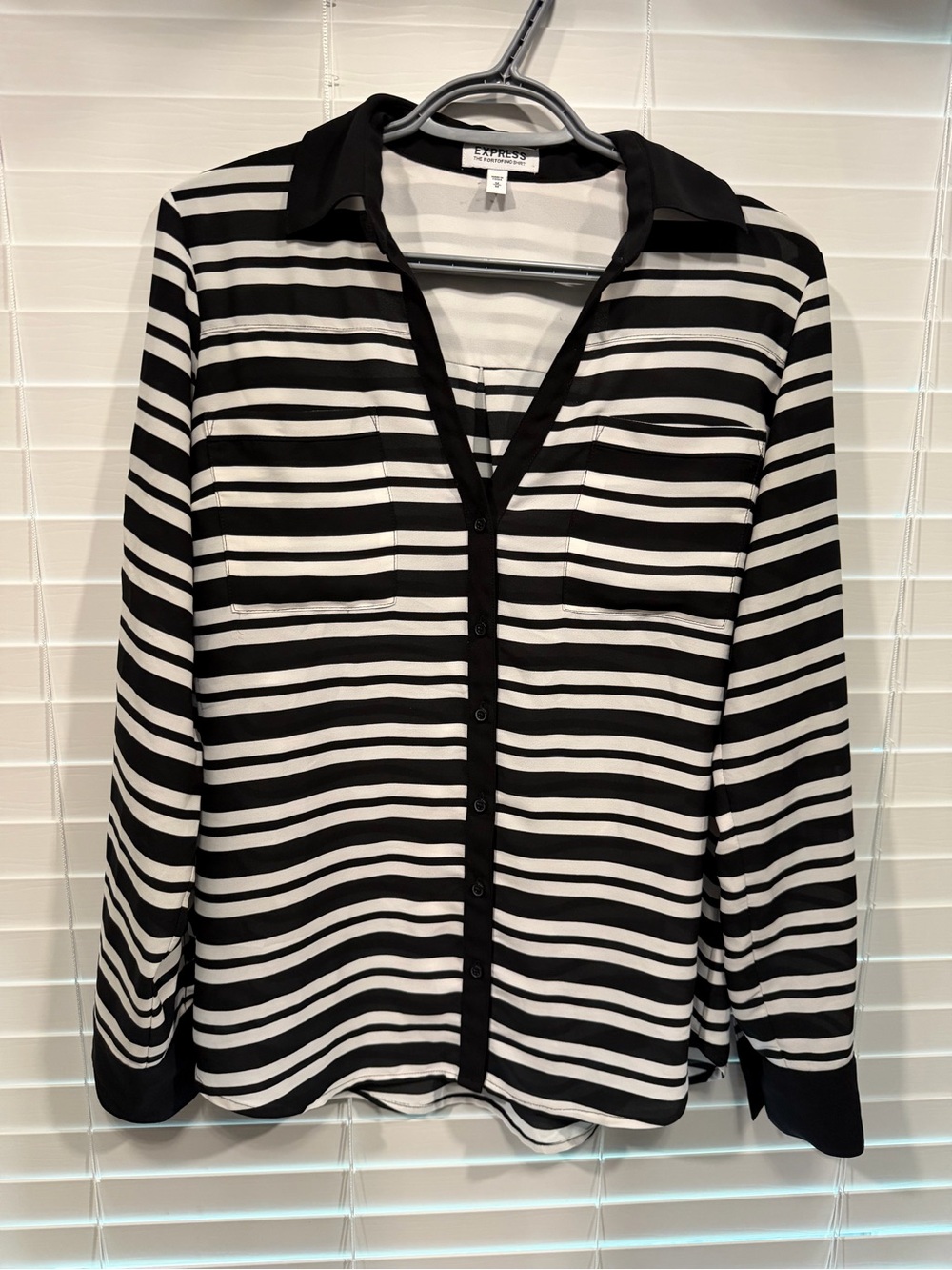 Express Portofino Black and White Striped Button-Down Shirt size M